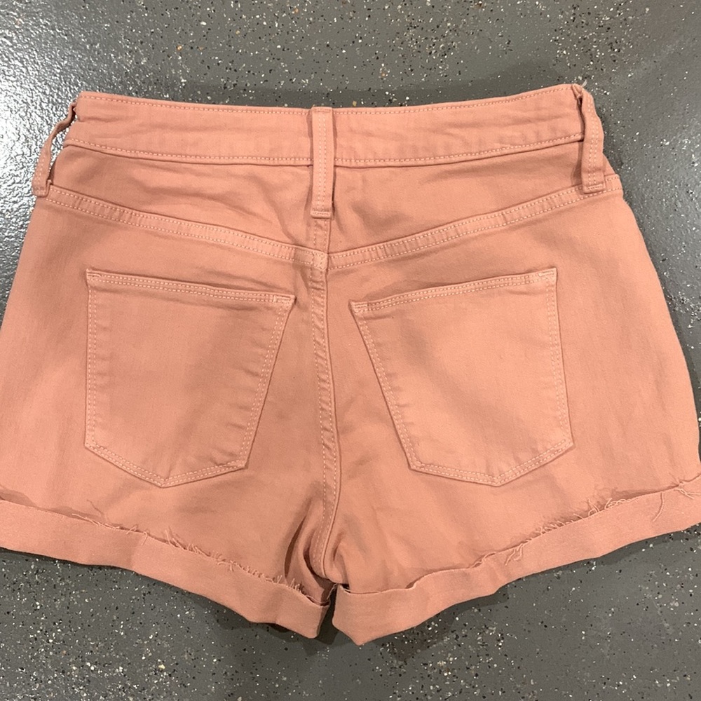 Universal Threads Shorts - Picture 3 of 3